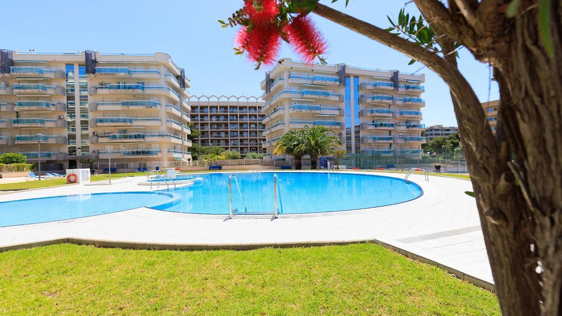Uhc Larimar Family Complex Apartment Salou