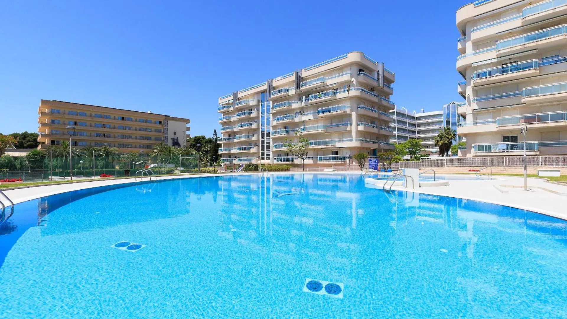 Uhc Larimar Family Complex Apartment Salou