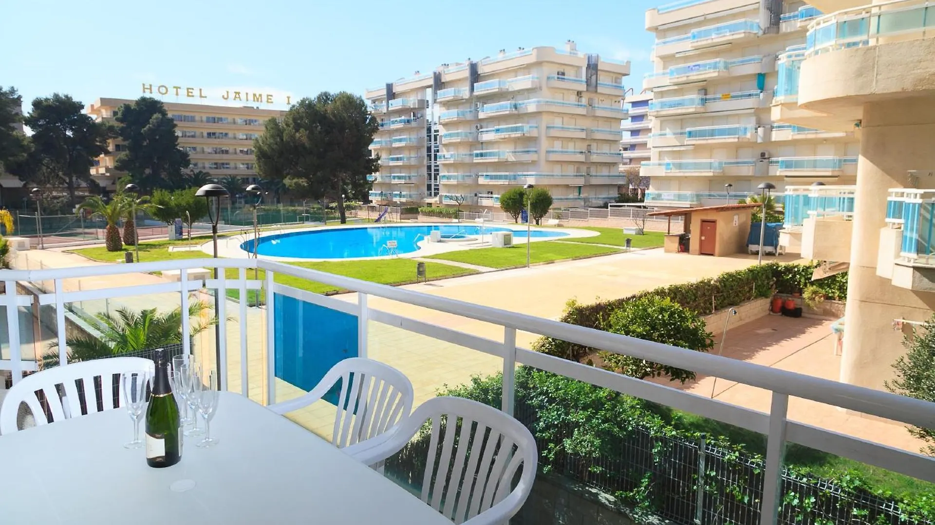 Uhc Larimar Family Complex Apartment Salou